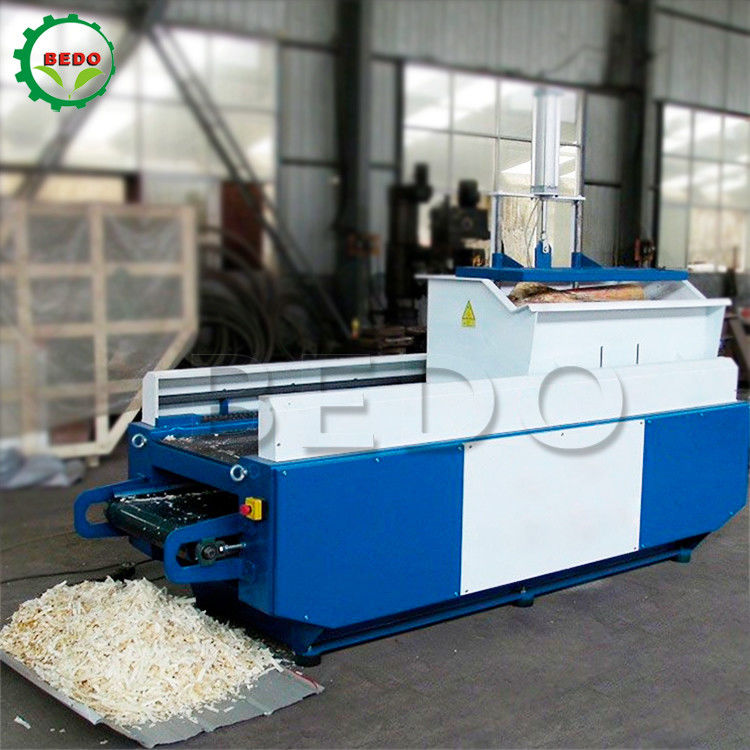 7.5kw Carbon Steel Wood Shavings Machine 3600rpm Đồng hợp kim thép Blade 300kg/h đơn vị sản xuất
