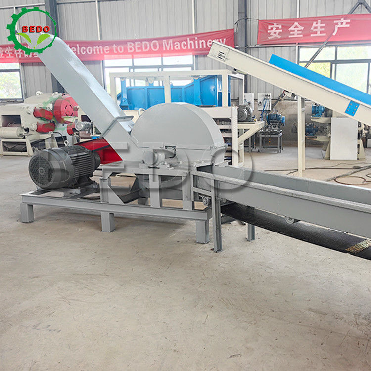 37KW Điện 6pcs Blades Wood Chipper Machine 4m Feed Conveyor loại trống Shredder