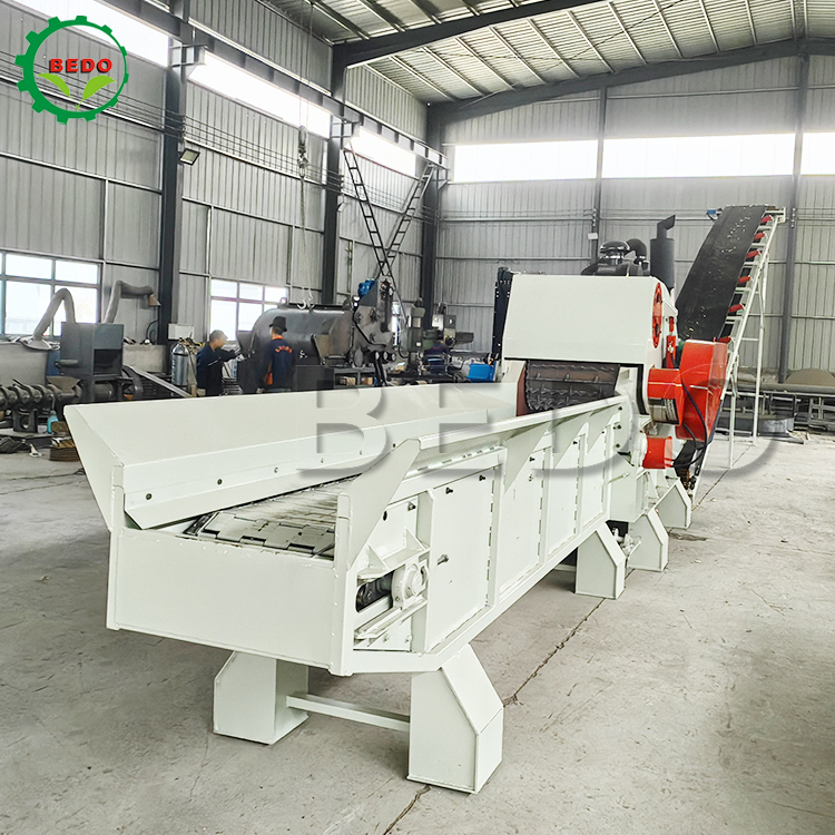 Tự nuôi 235HP Wood Chipper Machine 700x400mm Inlet Heavy Duty Chipping Industrial Drum Shredder