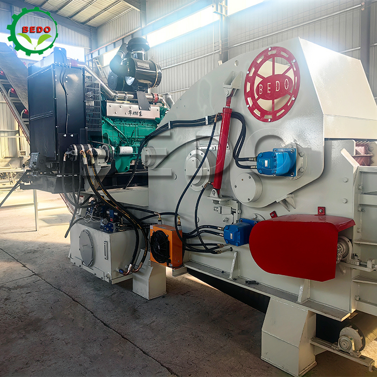 700x400mm Inlet tự động 2pcs Blades Wood Chipping Machine Drum Type Thiết bị nghiền công nghiệp