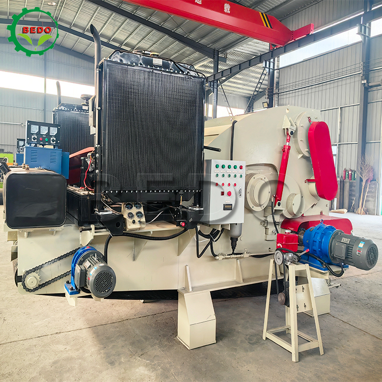 Hydraulic Motor Feed Conveyor Power Wood Chipper Machine with CE Certificate and Diesel Engine Power Source