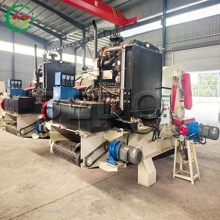 Động cơ diesel 235HP Máy cắt gỗ Xử lý gỗ quy mô lớn Máy cắt loại trống hạng nặng