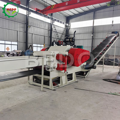 Máy băm gỗ lâm nghiệp chạy bằng động cơ diesel 330HP Máy hủy gỗ công nghiệp hạng nặng