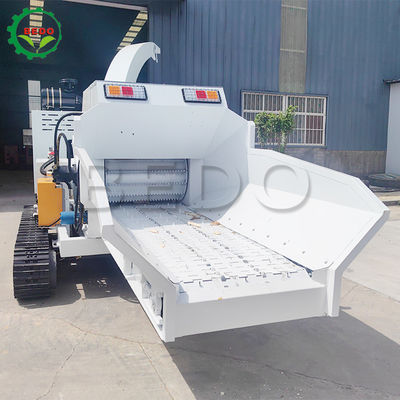 6000 kg/h Tăng suất Máy cắt gỗ Công suất nặng 360° Chuột điều chỉnh Trọng lượng kéo 4 tấn