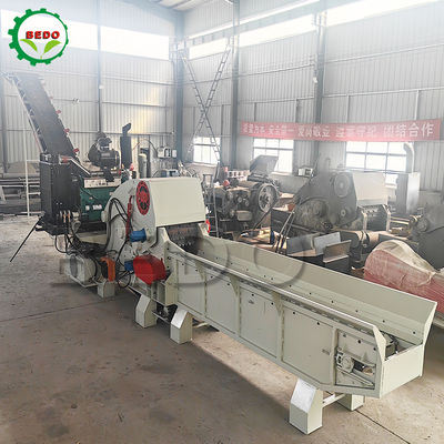 Máy băm gỗ băng tải động cơ thủy lực có thể tùy chỉnh Máy băm gỗ công nghiệp được chứng nhận CE