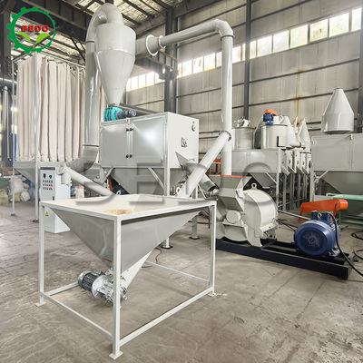 Máy bột gỗ 50Hz tiếng ồn thấp với kích thước cho ăn tối đa 8mm để mài bụi cưa gỗ hiệu quả