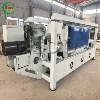 Máy cắt gỗ 4kw với lưỡi kim loại hợp kim và công suất 400-500 kg / giờ